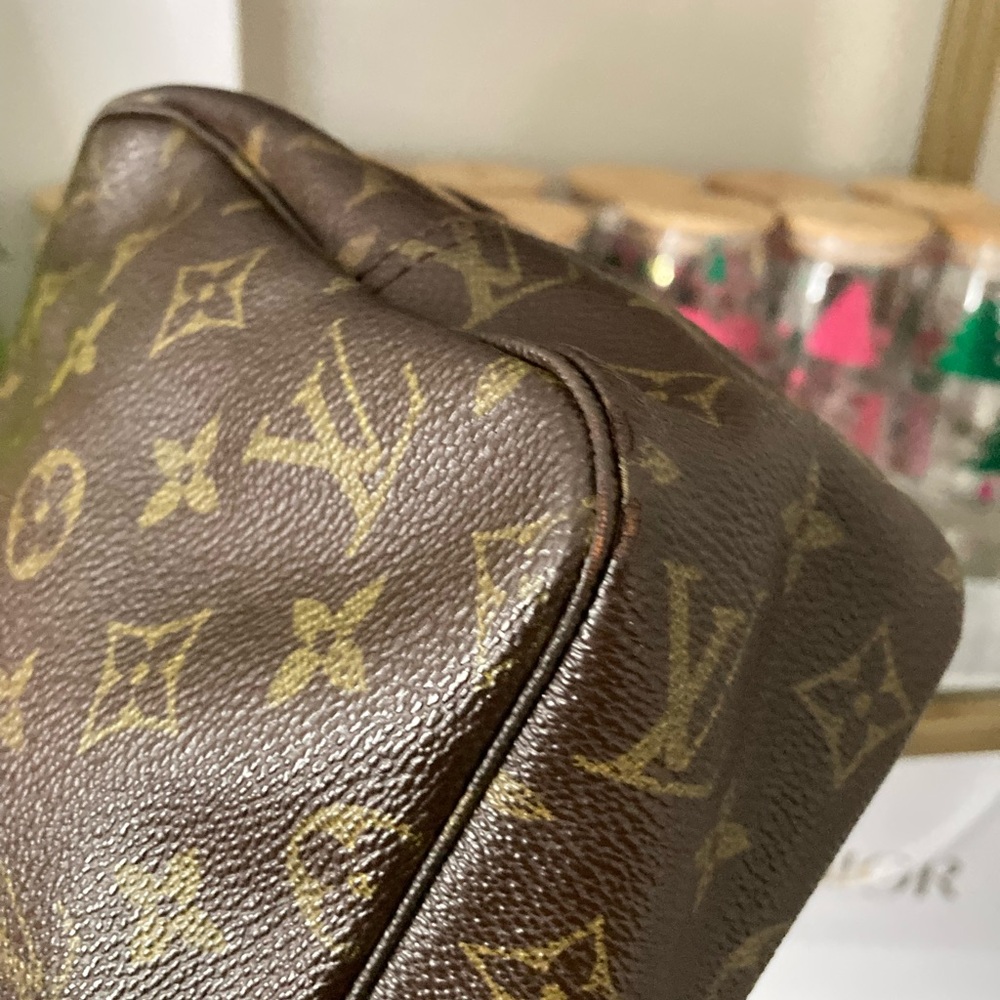 Louis Vuitton Monogram Toiletry Bag TROUSSE 28 - Picture 12 of 14